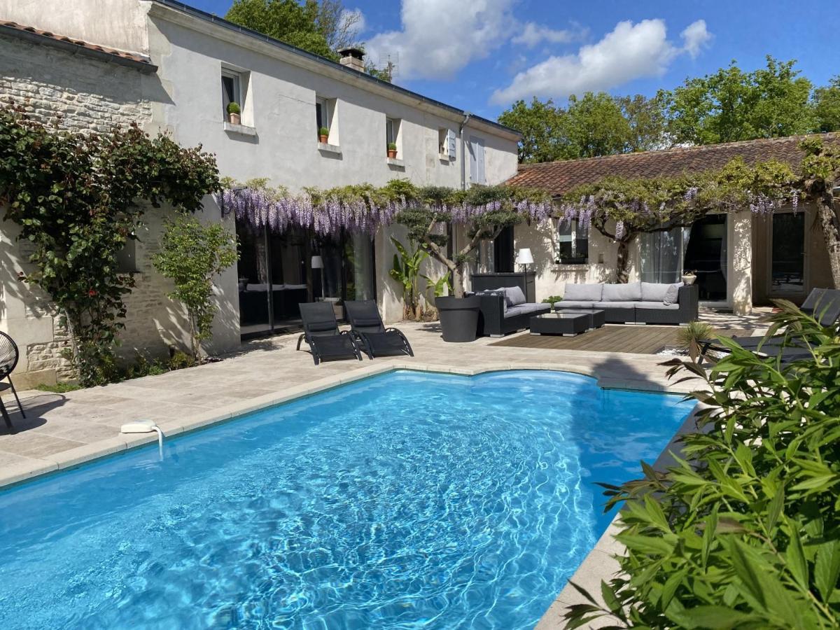 Le Logis De La Brumanderie - Saintes Fontcouverte  Eksteriør billede