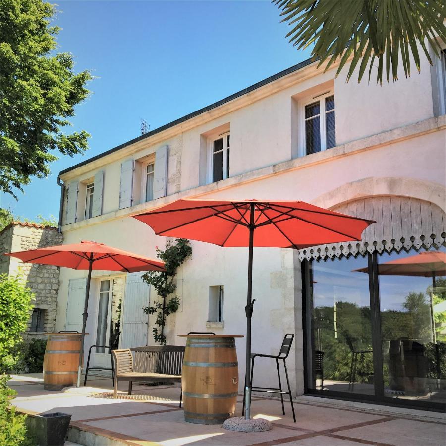 Le Logis De La Brumanderie - Saintes Fontcouverte  Eksteriør billede