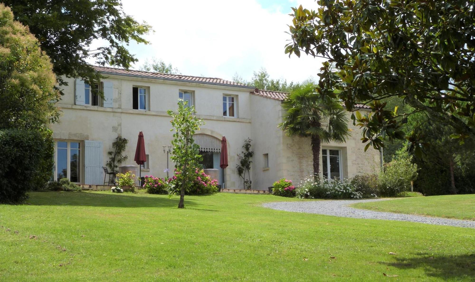 Le Logis De La Brumanderie - Saintes Fontcouverte  Eksteriør billede